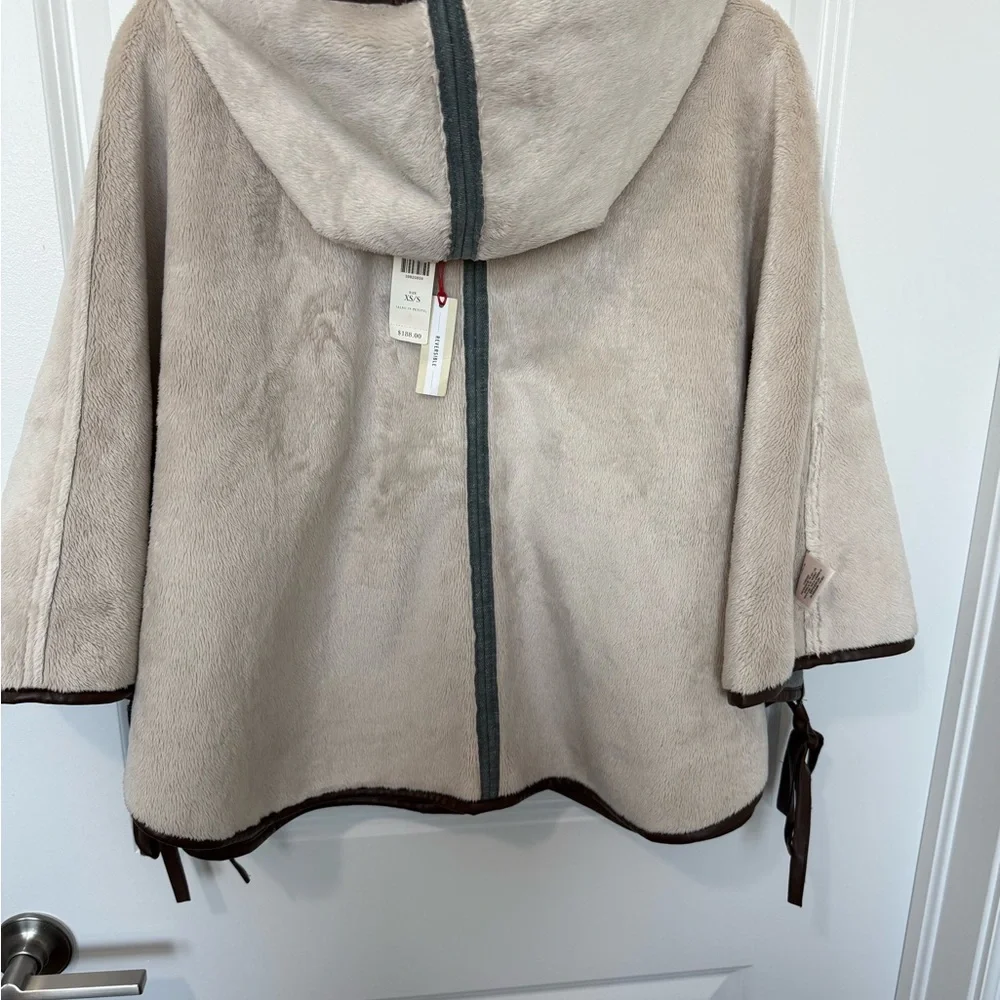 Anthropologie Gray and Cream Hooded Cape - Picture 4 of 13